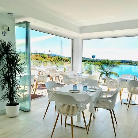 Al-1514 - 3 Bedrooms Lägenhet Estepona